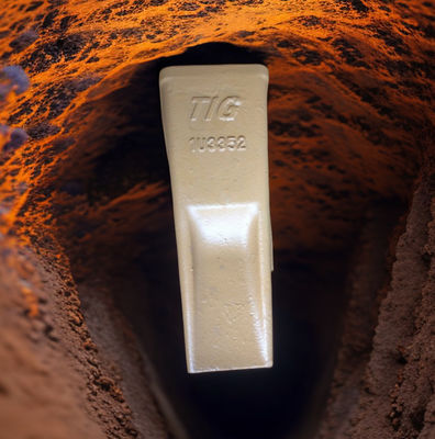 TIG Brandcasting δόντι δοντιών 1U3352 κάδων γατών 320 δοντιών και δόντι 1U3352RC για την οικογένεια 320 J350 με το χάλυβα άνθρακα